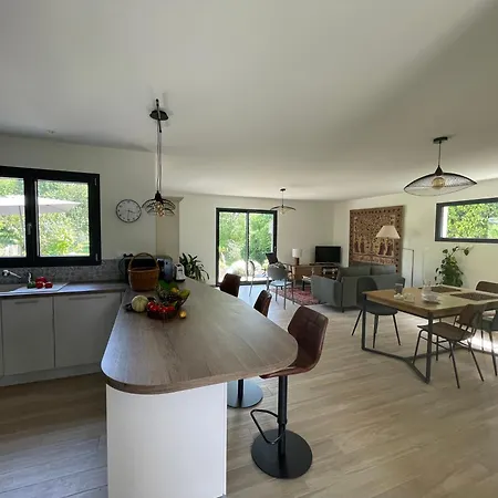 Le Clos Des Marmuzots Parking & Garden *