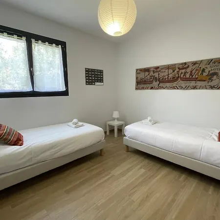 Le Clos Des Marmuzots Parking & Garden Дом отдыха Байе