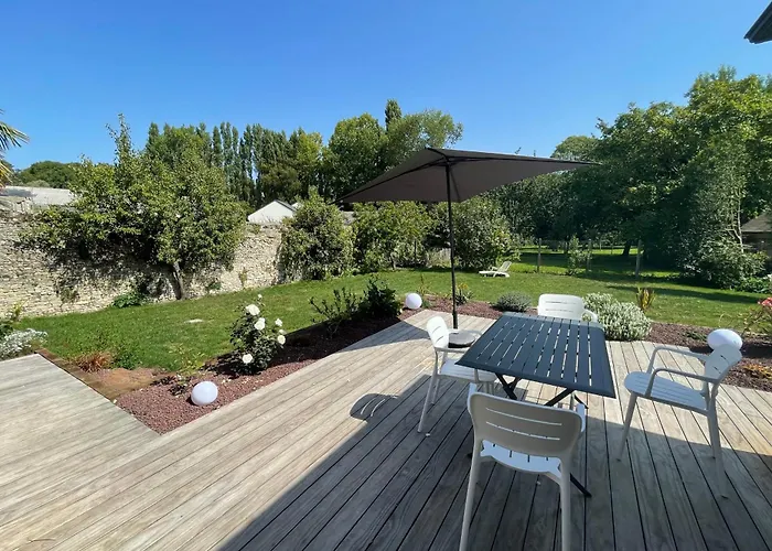 Le Clos Des Marmuzots Parking & Garden Байе