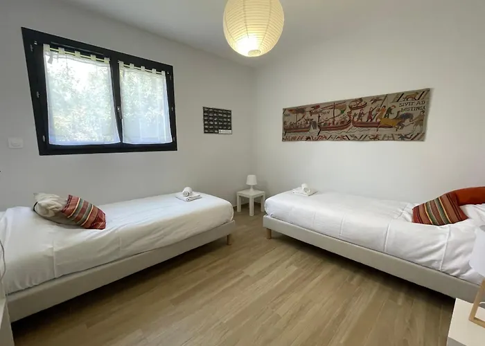 Le Clos Des Marmuzots Parking & Garden Дом отдыха Байе