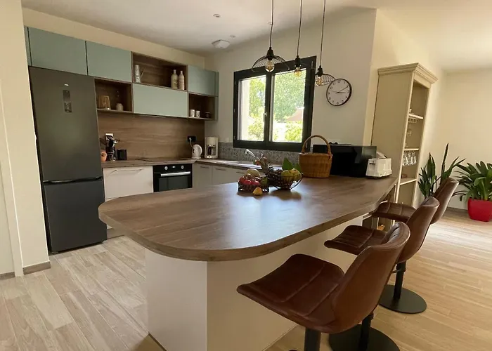 Le Clos Des Marmuzots Parking & Garden Дом отдыха Байе