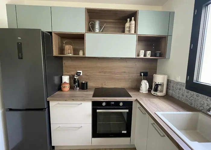 Дом отдыха Le Clos Des Marmuzots Parking & Garden *