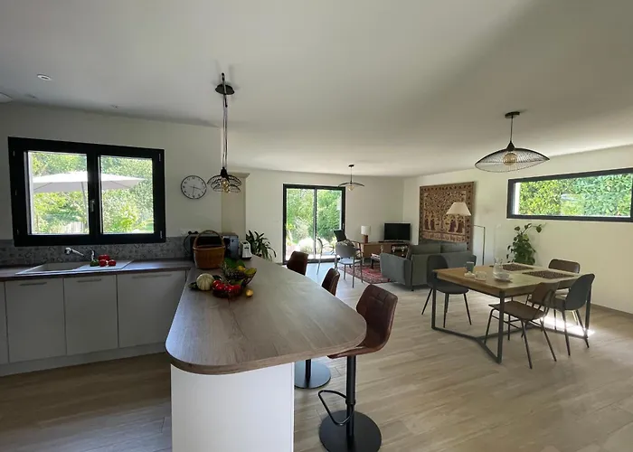 Дом отдыха Le Clos Des Marmuzots Parking & Garden Байе